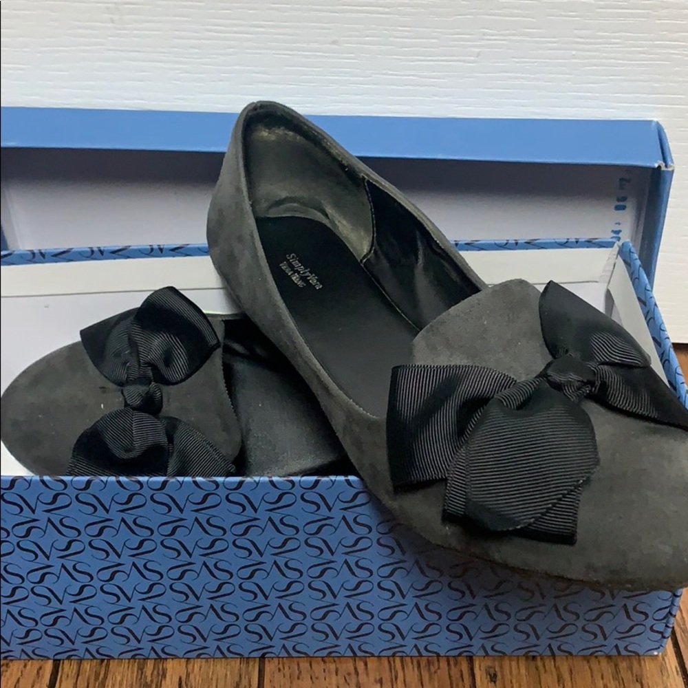 Vera Wang suede flats